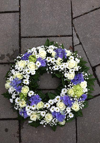 Beställ blommor till begravning i Lund